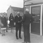 Burgemeester Maalderink opent VéGé winkel Brunsman